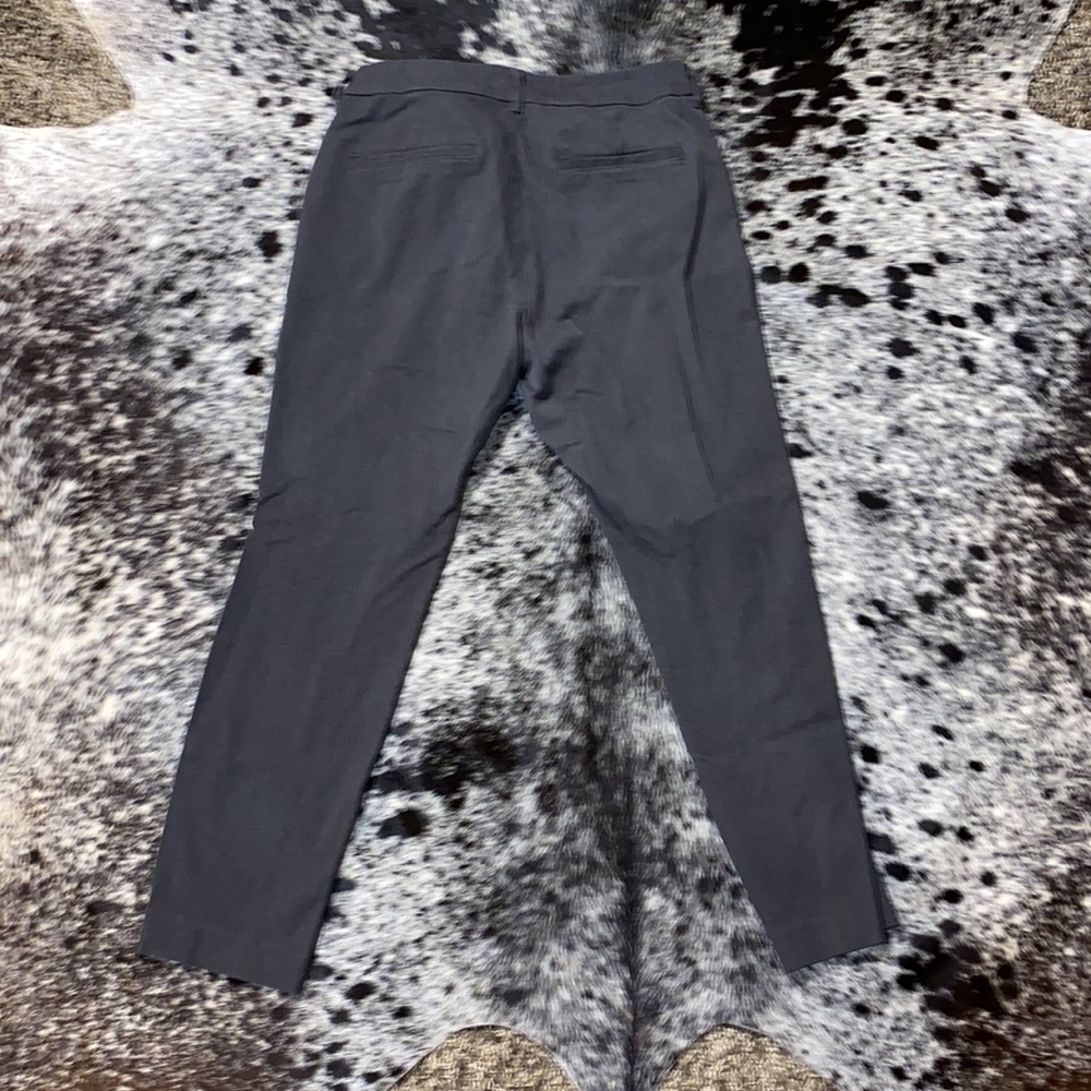 Old Navy Charcoal Gray High-Waisted Pixie Ankle P… - image 5